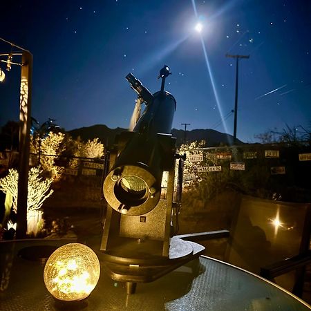 Float Pool, Hot Tub, Sauna, Views, Telescope-Skywatchers Haven Джошуа-Трі Екстер'єр фото
